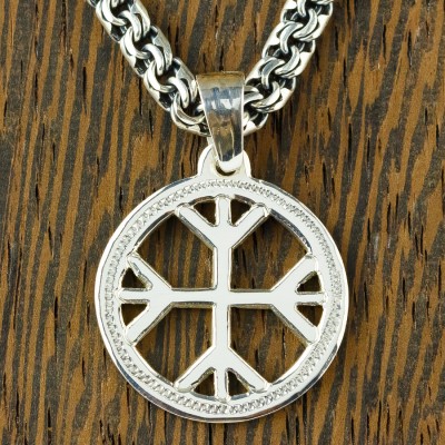 Агисхьяльм, Шлем Ужаса с четырьмя Альгиз из серебра