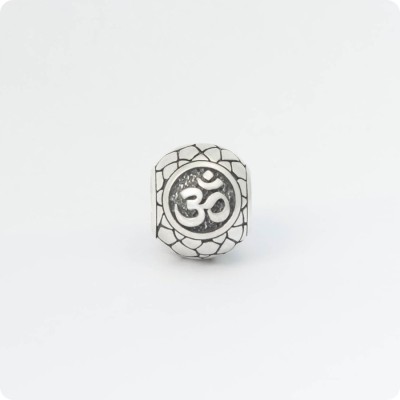 Шарм с символом Ом из серебра