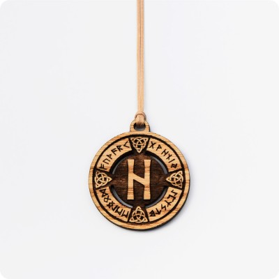 Руна Хагалаз (Хагал) в руническом круге из дерева (руна Стихии разрушения)