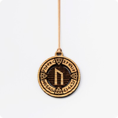 Руна Уруз (Ур) в руническом круге из дерева (руна Испытания)