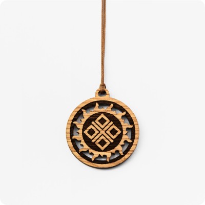 Оберег Макошь (Мокошь) в Солнечном круге из Дуба