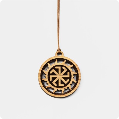 Оберег Колядник в Солнечном круге из Дуба