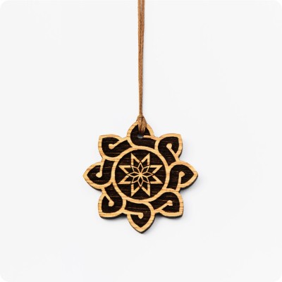 Оберег Алатырь-щит из Дуба в солнце