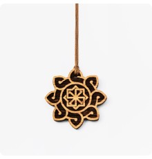 Оберег Молвинец из Дуба в солнце