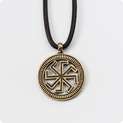 Оберег Ладинец из латуни в круге