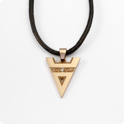 Оберег Символ Велеса (Волоса) из золота с камнем