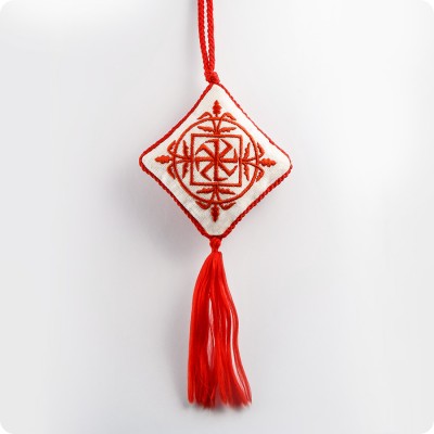 Вышивка оберег со славянским символом Коловрат